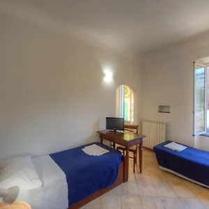 https://club-nautico-savona.hotelitalianriviera.com